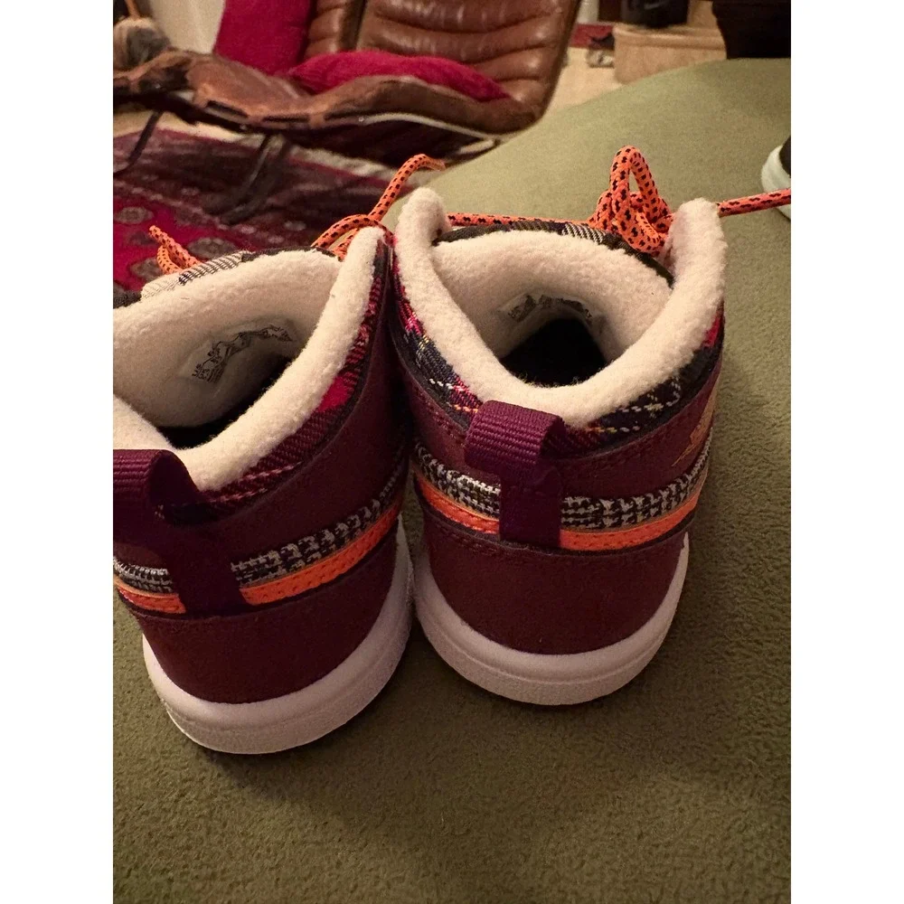 Nike Jordan Toddler High Top Sneakers‎ Plaid Orange Laces Cozy Lined